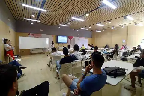 бакалавриат политика international foundation стоимость обучения