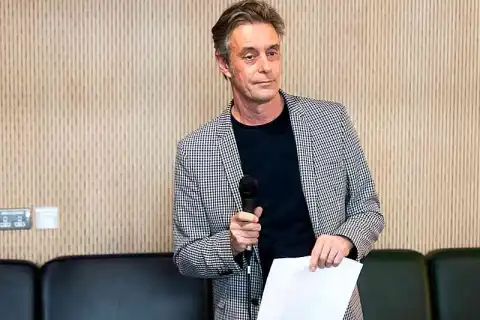 bachelor illustration apply for international students