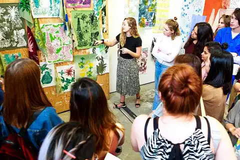 bachelor fashion management united kingdom