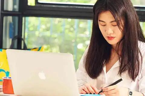 bachelor fashion communication journalism tuition fees