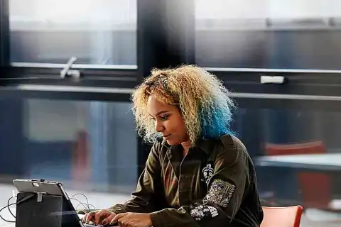 bachelor fashion contour degree