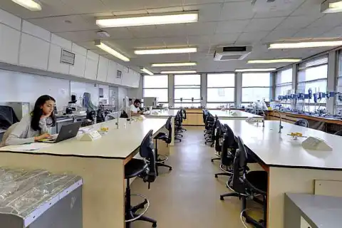 bachelor cosmetic science university of the arts london