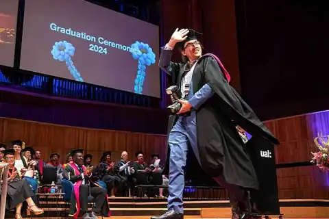 бакалавриат товарный менеджмент в сфере моды степень