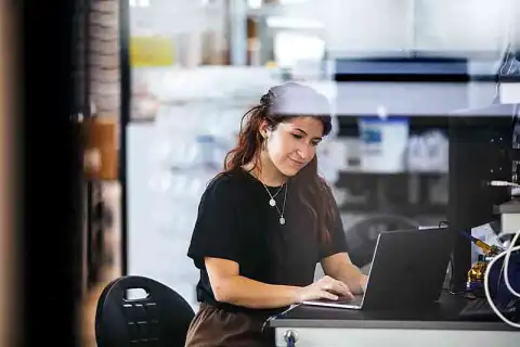 bachelor fashion textiles embroidery degree