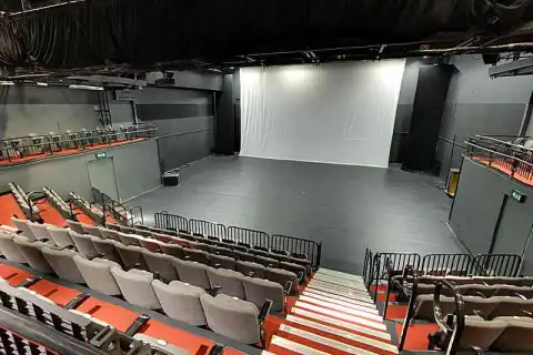 bachelor fashion design womenswear united kingdom