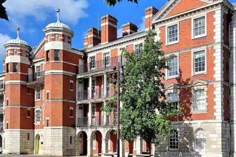 master fine art review