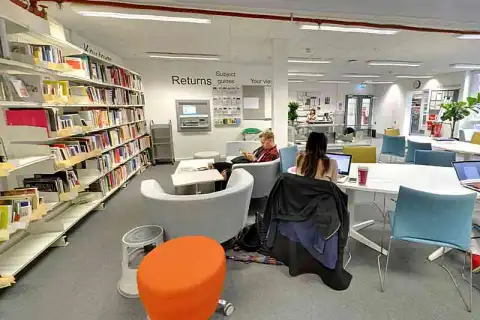 bachelor fashion pattern cutting degree