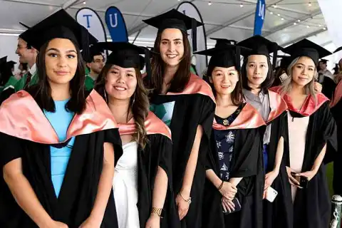 bachelor commerce marketing tuition fees